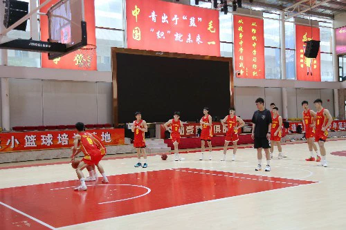 为什么篮球教练要不断改进训练方法_1